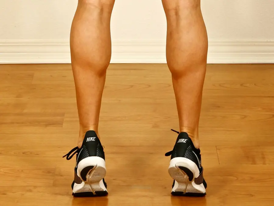 Come allenare e sviluppare i polpacci: esercizi a casa e in palestra