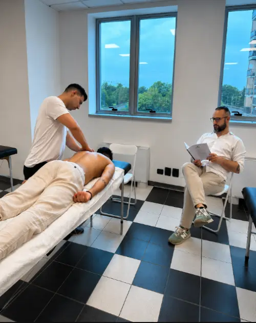 Reinventarsi in ambito sanitario: il corso MCB Kosmos e la garanzia Regione Lombardia